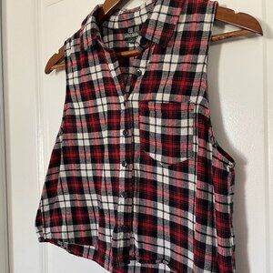 Wild Fable Sleeveless Flannel Button Down Top Size Medium